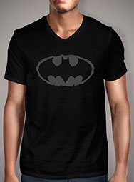 Мужская футболка с V-образным вырезом Distressed Bat Signal