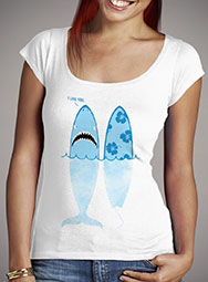 Женская футболка с глубоким вырезом Shark Like