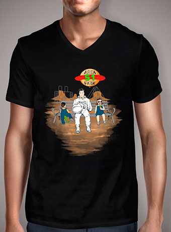 Мужская футболка с V-образным вырезом Area 51
