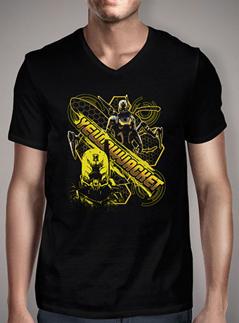 Мужская футболка с V-образным вырезом Ant-Man vs Yellowjacket