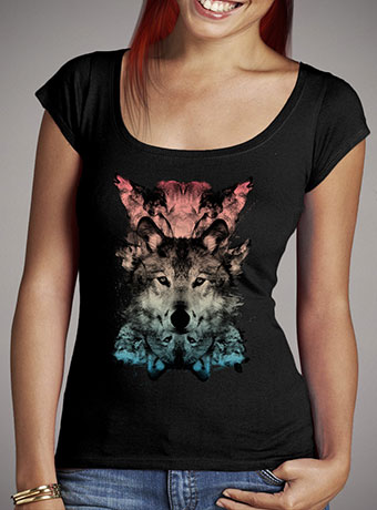 Женская футболка с глубоким вырезом The Wolf