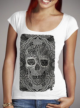 Женская футболка с глубоким вырезом Lace Skull
