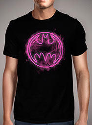 Мужская футболка Neon Pink Bat Signal