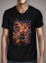 Мужская футболка с V-образным вырезом The Lion Whisperer