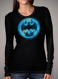 Женская футболка с длинным рукавом Neon Blue Bat Signal
