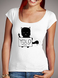 Женская футболка с глубоким вырезом Yolo Enjoy It